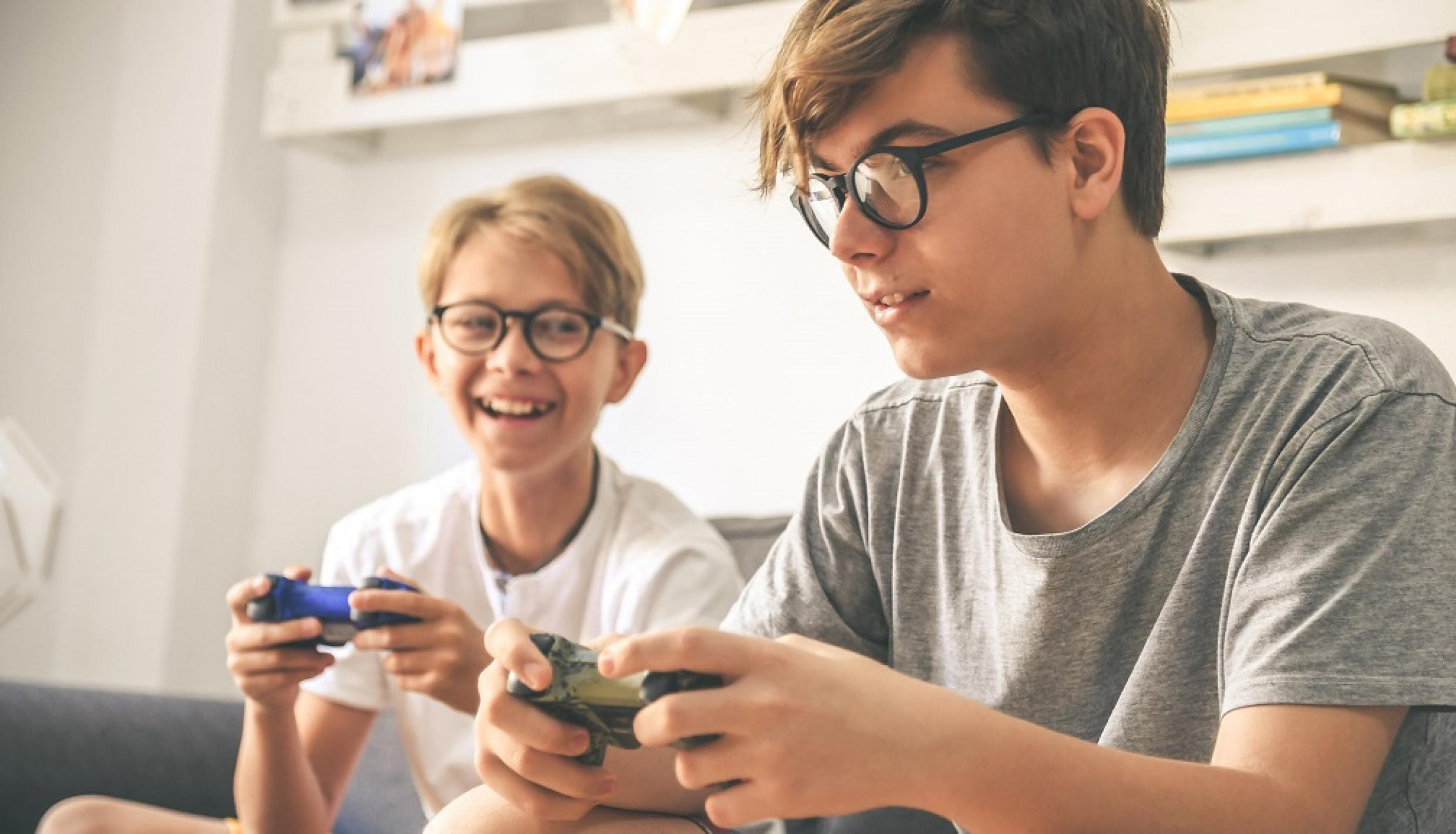 kids playing video games