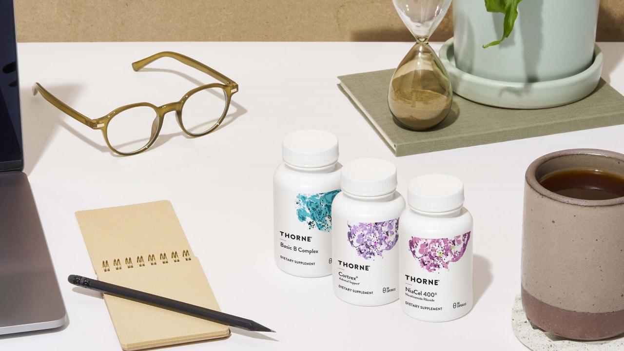 Gafas sobre un escritorio